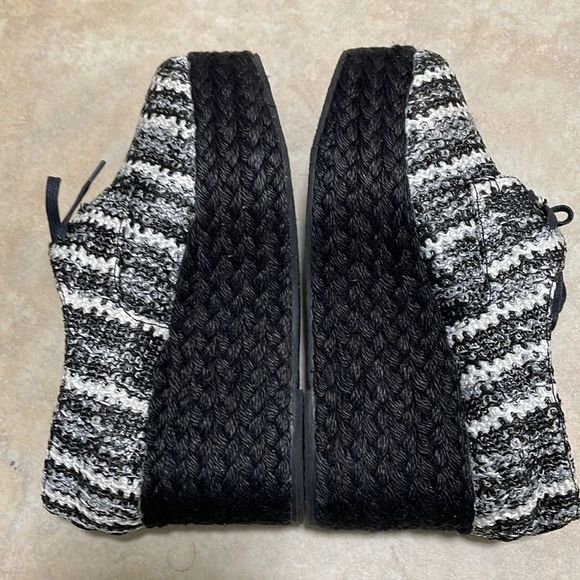 Wedged Shoe - Picture 4 of 7